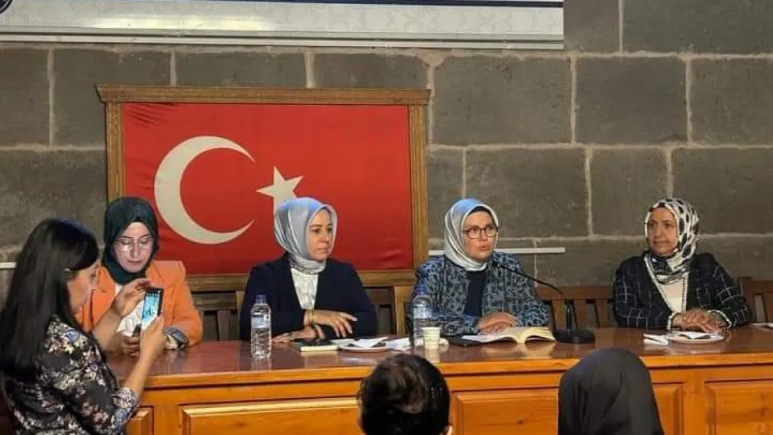 Milletvekili Ayşe Böhürler TYB şiir programına konuk oldu