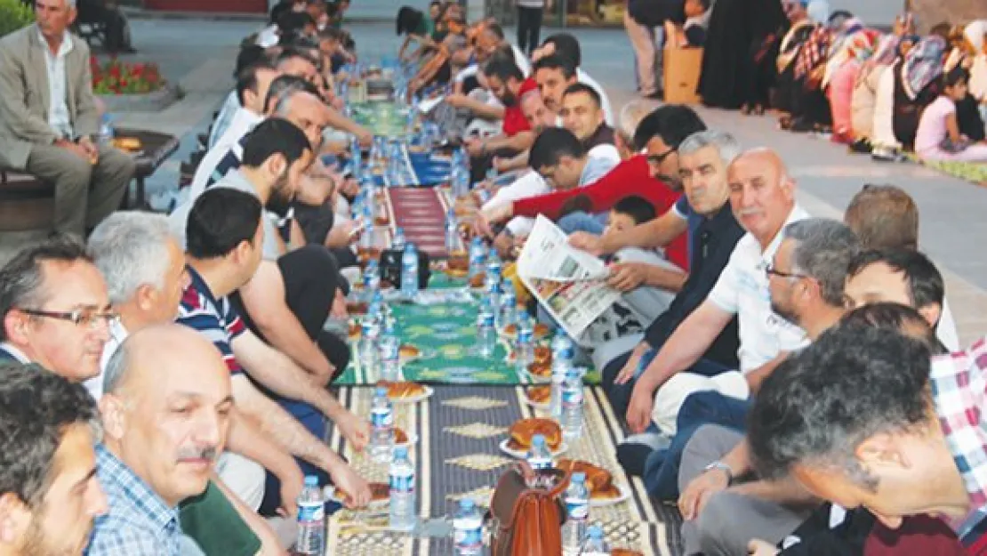 Milletvekili, asıllarıyla ümmet iftarında buluştu