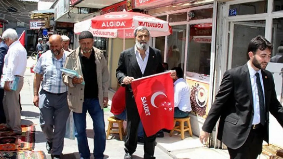 Milli İttifak adayları kapalı çarşı esnafını gezdi