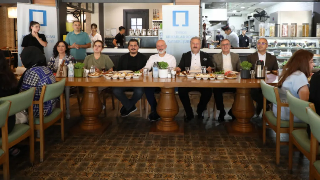 Mimarlar Odası Kayseri Şubesi'nden Belediye ve Kurum Mimarlarıyla İstişare Toplantısı