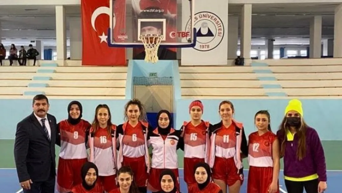 NEVÜ Basketbol takımları hızlı başladı