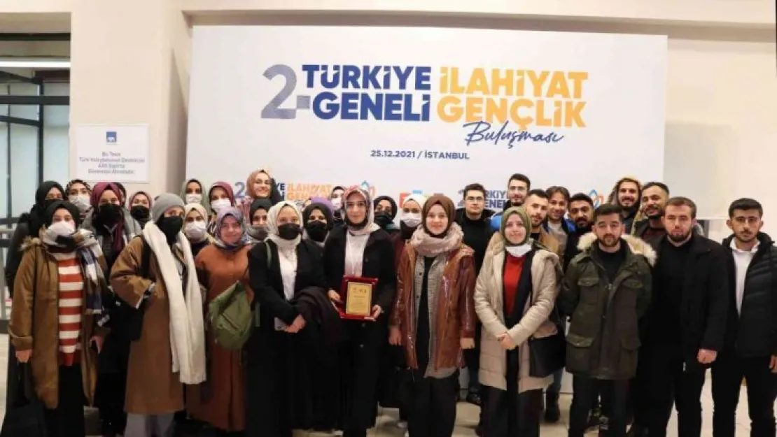 NEVÜ İlahiyat Fakültesi Öğrencileri 'İlahiyat Gençlik Buluşmaları'na' katıldı