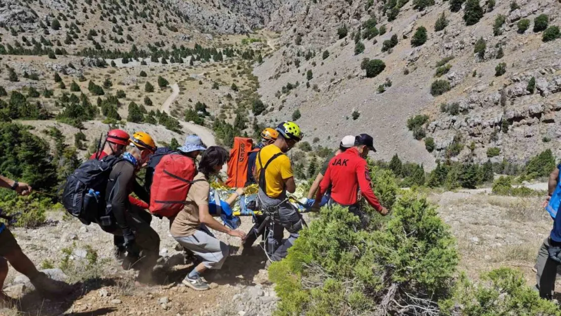 Aladağlar'da tırmanış sırasında düşen dağcı öldü