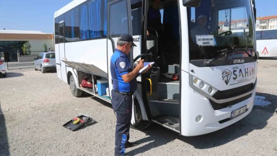 Niğde Belediyesi Zabıta Ekiplerinden Okul Servis Araçlarına Sıkı Denetim