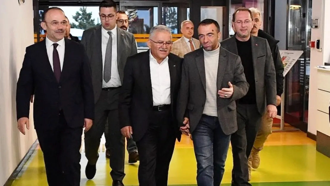 Nöroloji Uzmanı Mehmet Canbolat, Engelsiz Yaşam Merkezi'ni ziyaret etti
