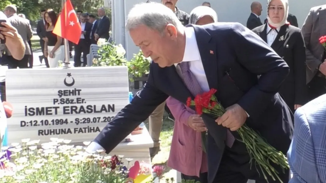 O gecenin en büyük kahramanı Hulusi Akar'dan anlamlı 15 Temmuz Mesajı