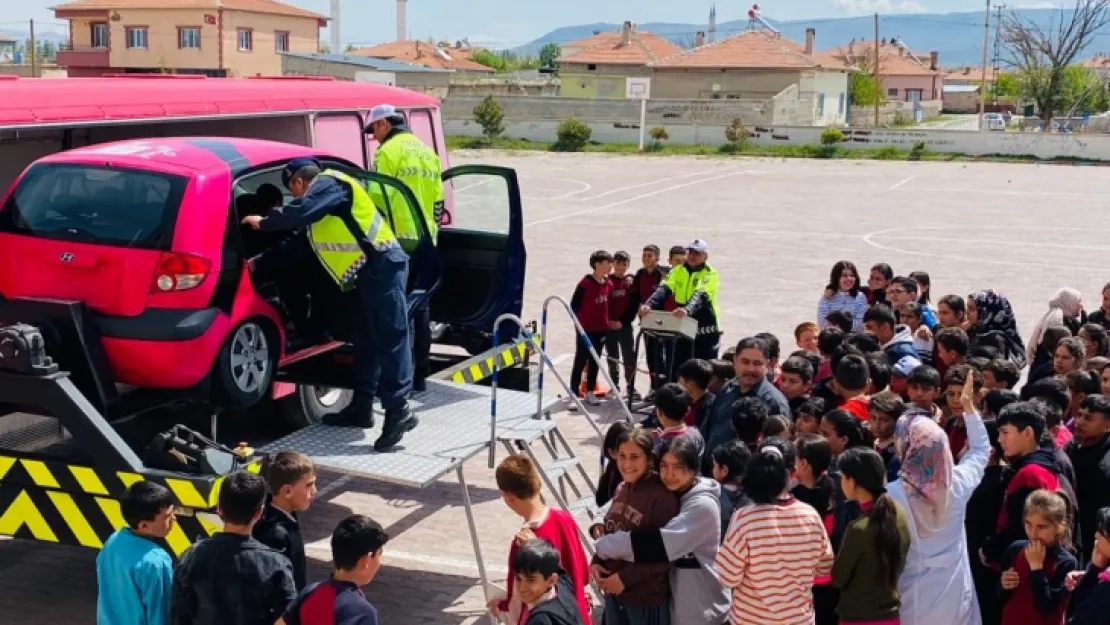 Öğrenciler 'Trafik Güvenliği' konusunda bilgilendirildi