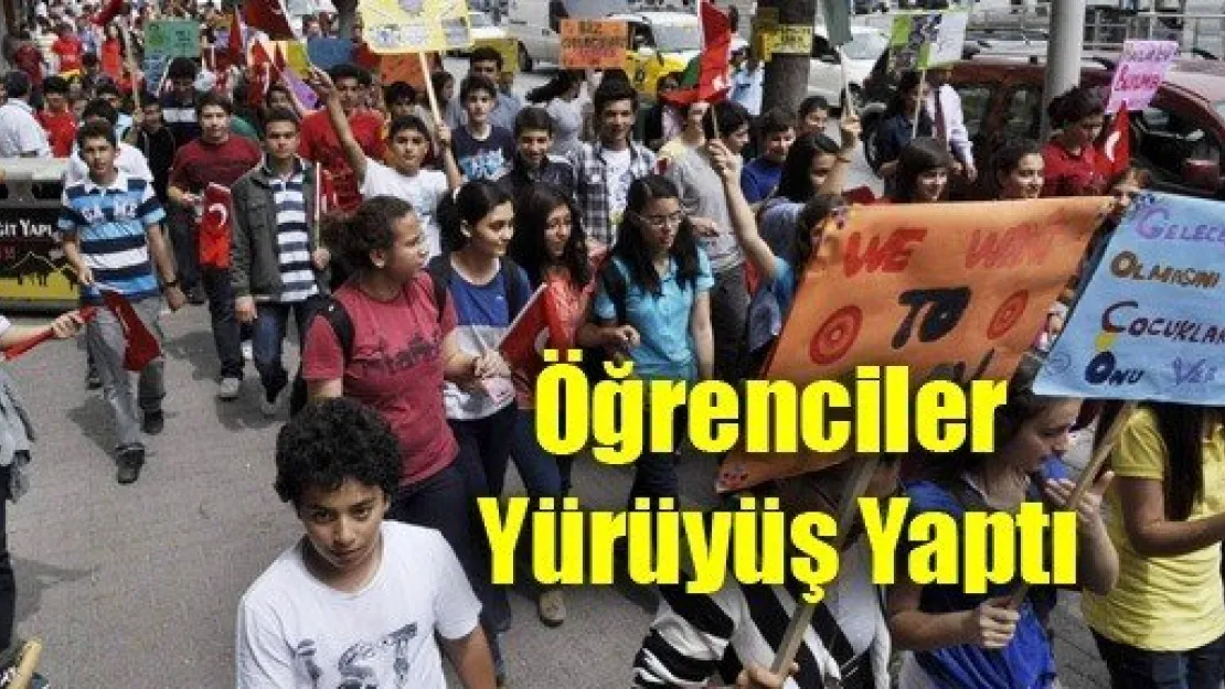 Öğrenciler Yürüyüş Yaptı