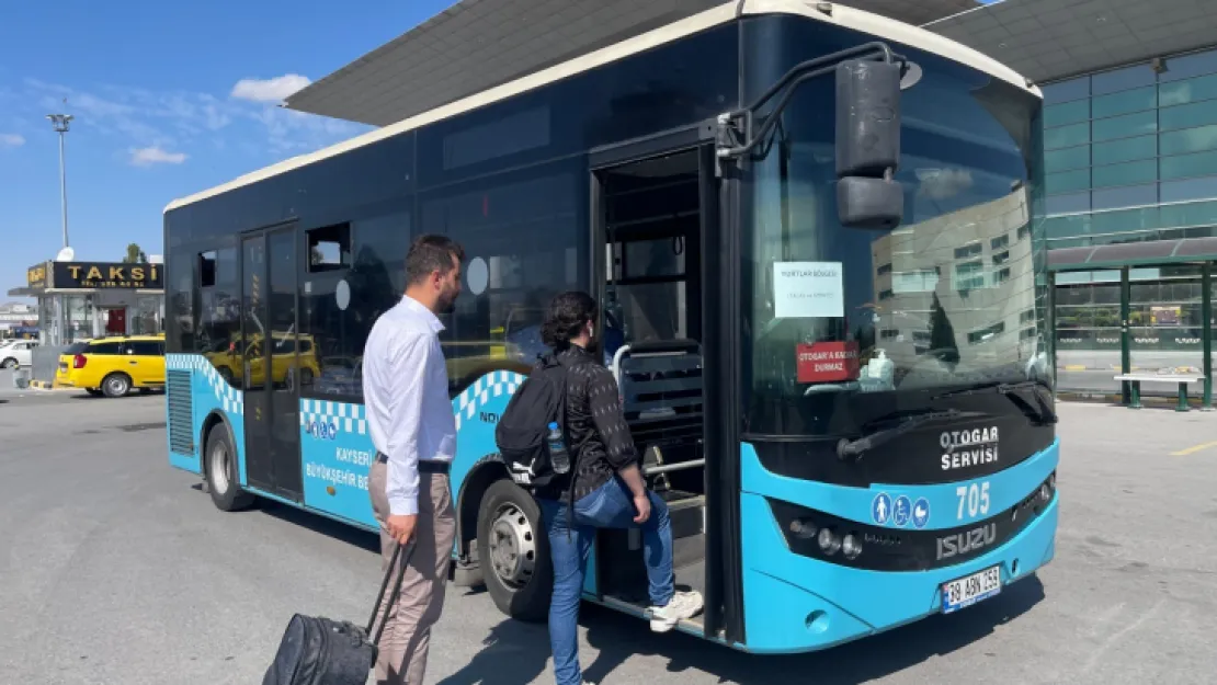 Öğrencilerin otogardan doğrudan yurtlara ulaşabilmeleri için özel otobüs seferleri başladı