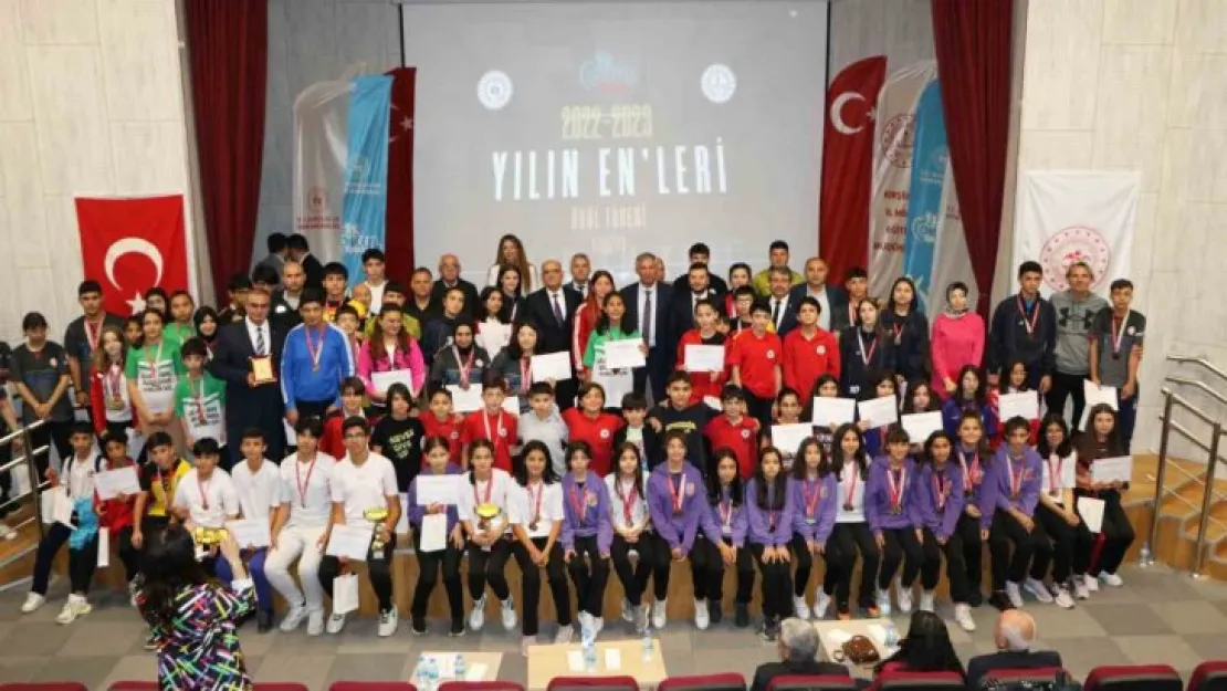 Okul sporlarında 'yılın enleri' ödülleri verildi