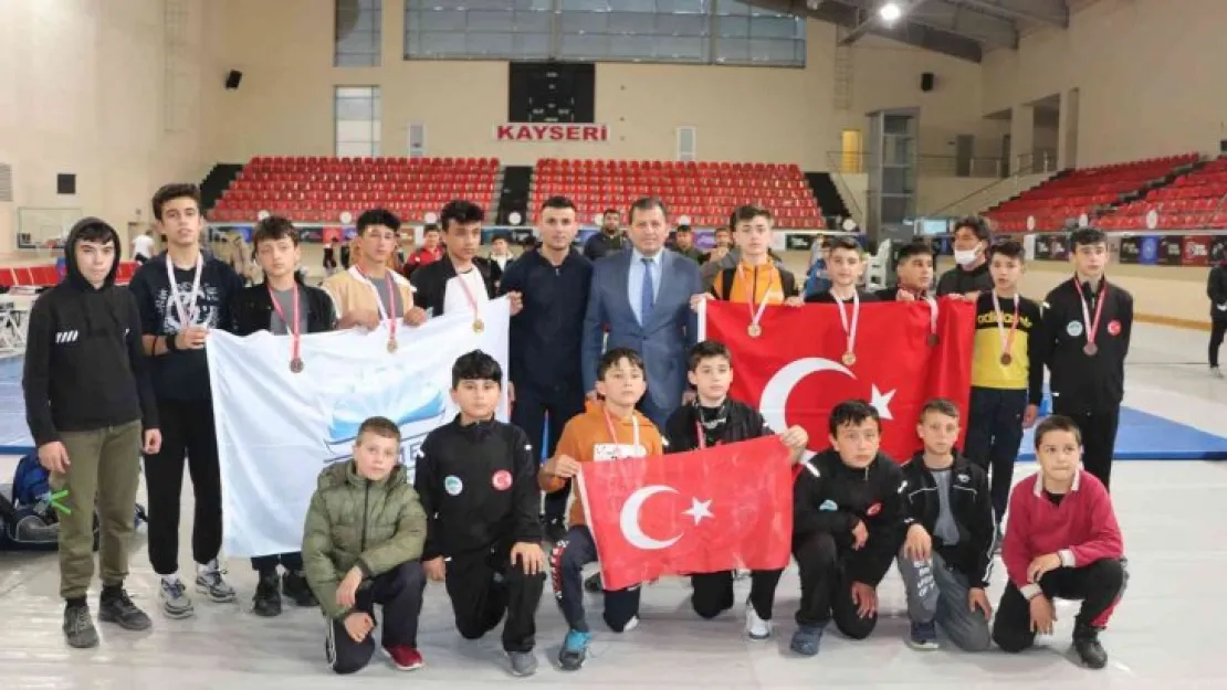 Okullar Arası Yıldız güreş müsabakaları tamamlandı