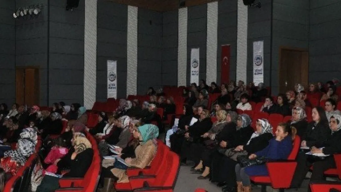 Onkoloji Uzmanı Prof. Dr. Bülent Özçelik'den Kadınlara Kenser Semineri 