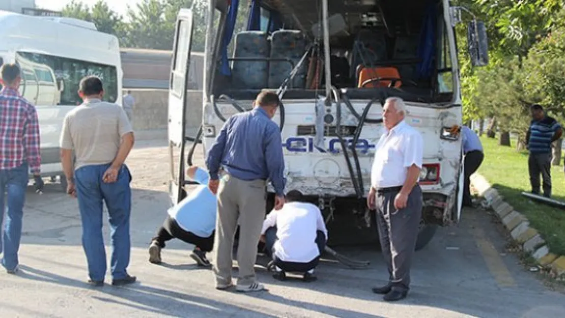 OSB'de trafik kazası: 16 yaralı