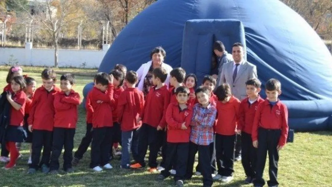 Özel Erciyes Koleji Öğrencilerine Uzay Çadırı Gösterisi 