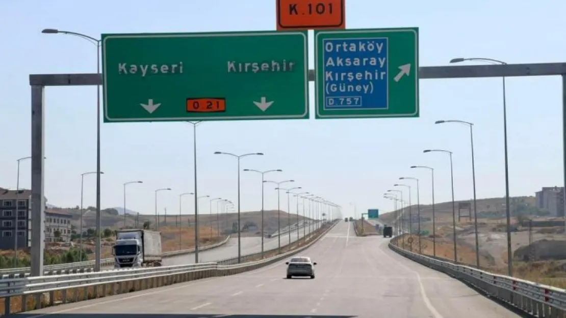 Özhaseki: 'Ankara-Niğde Otoyolu'nun, Kırşehir-Kayseri bağlantısının yol işaretlemeleri tamamlandı'