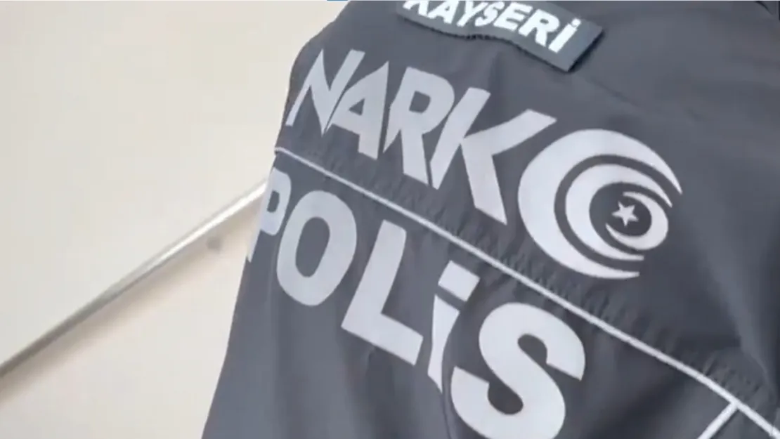 Polis ekipleri, 126,49 gram narkotik madde ele geçirdi