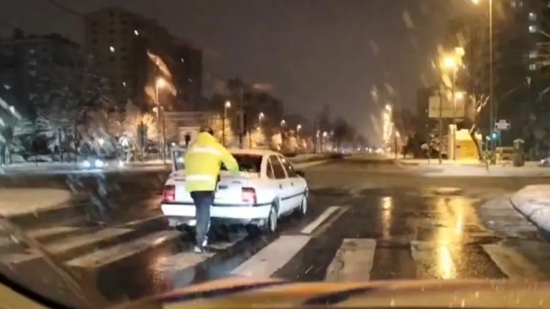 Polis ekiplerinden kent geneli trafik denetimi