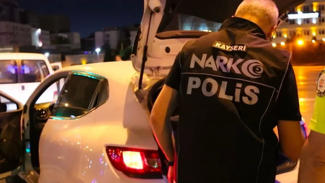 Polis ekiplerinden uyuşturucu operasyonu: 13 kişi tutuklandı