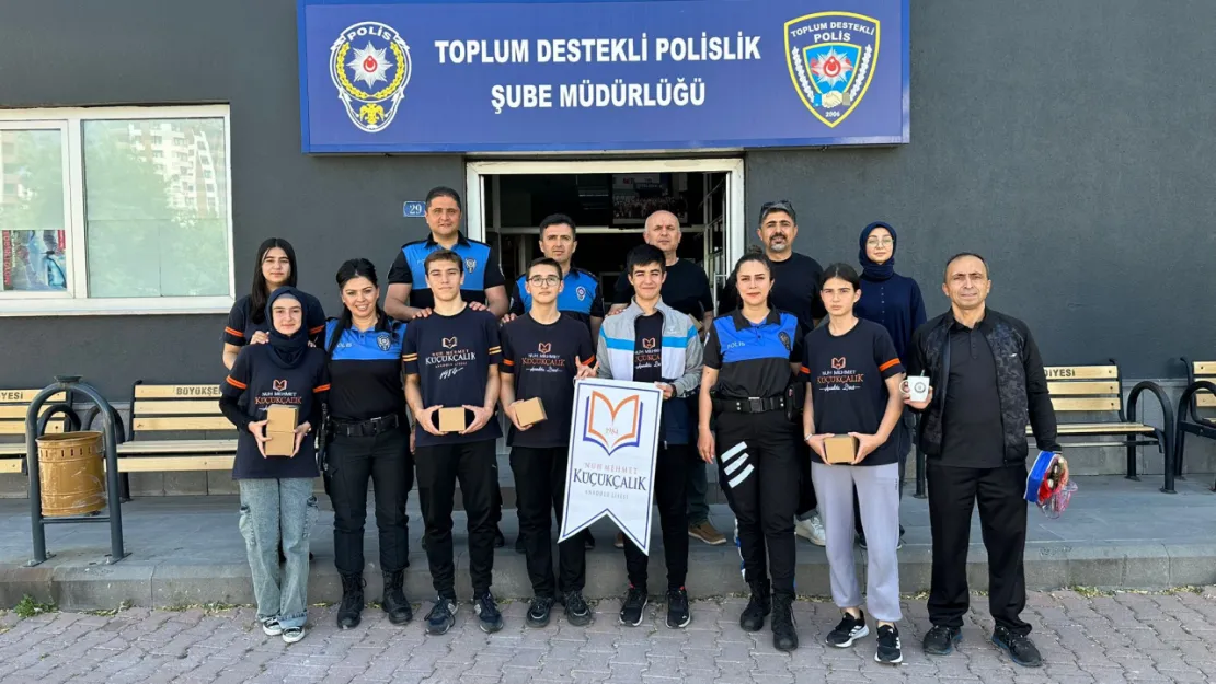 Polislik Şubesi, Gençlik Haftasında Liseli öğrencileri misafir etti