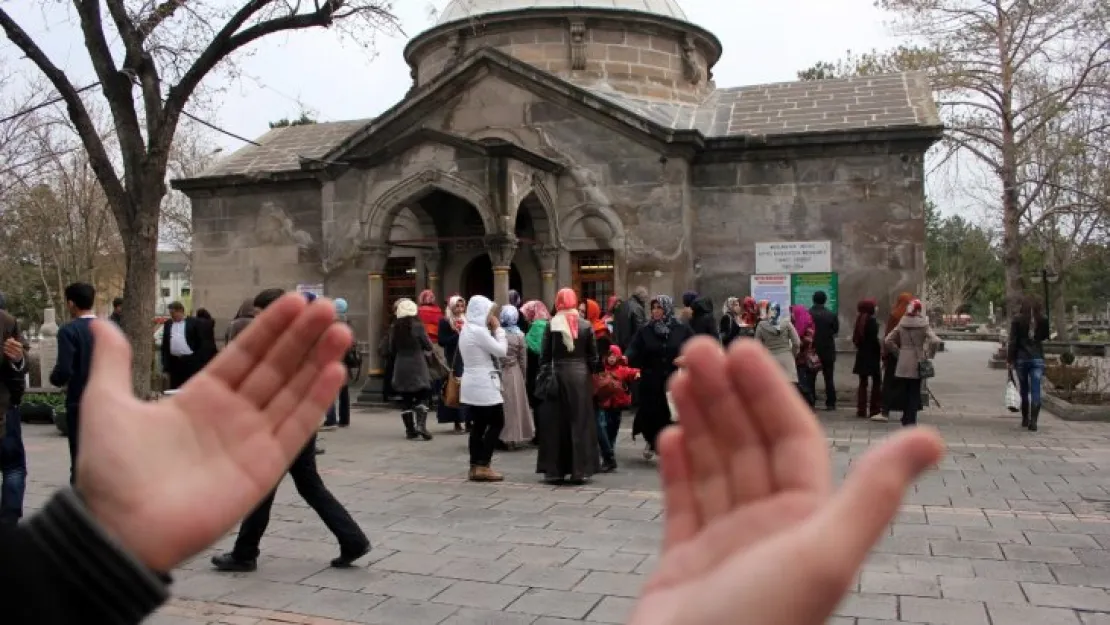 Ramazan ayının ilk günü 14 saat 25 dakika oruçlu kalınacak