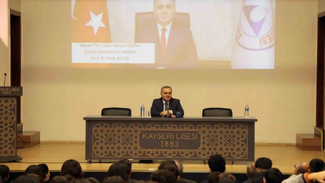 Rektör Prof. Dr. Altun, Kayseri Lisesi öğrencileri ile buluştu