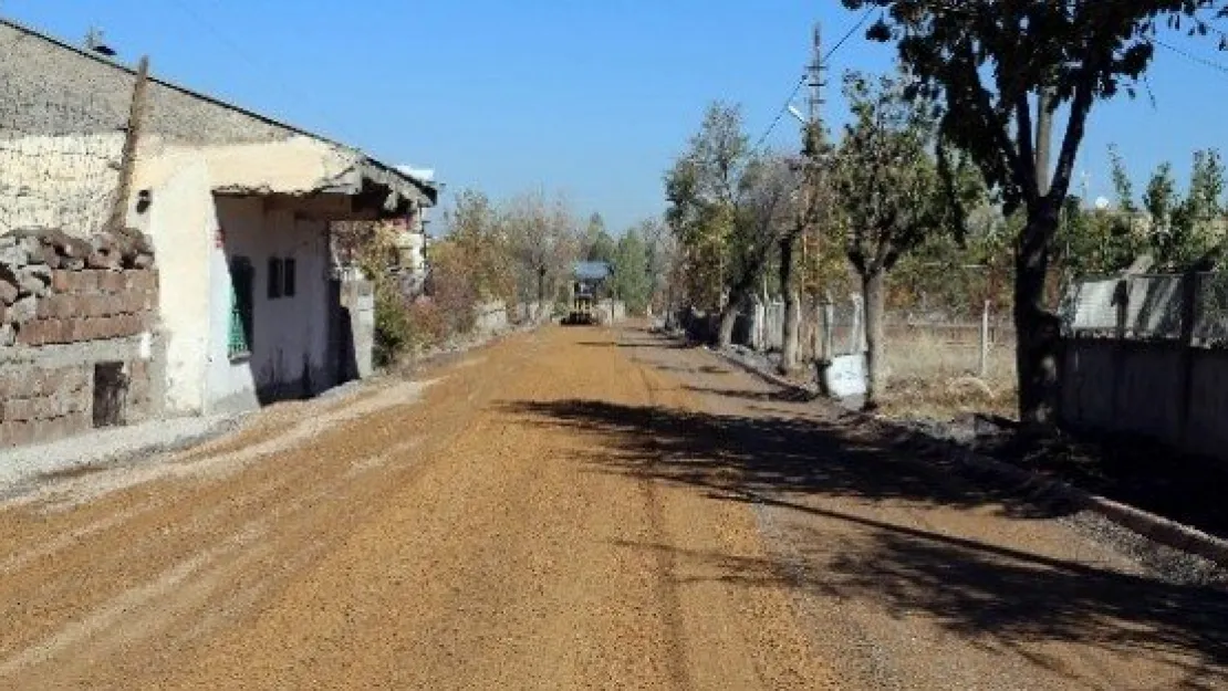 Reşadiye'de Asfaltsız Yol Kalmıyor 