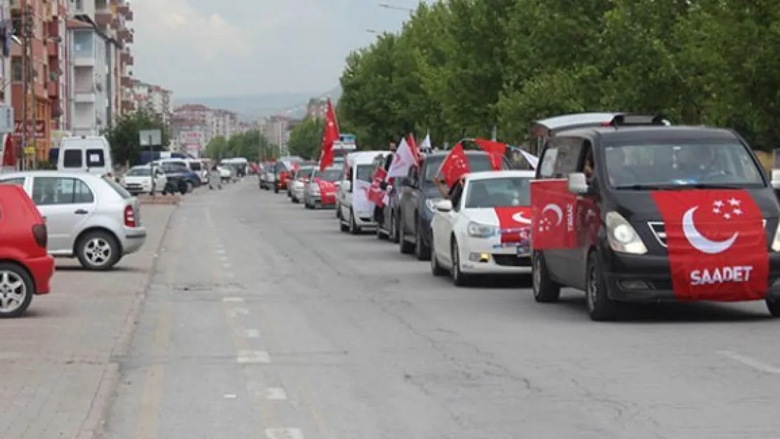 Saadet Partisi 250 araç konvoyu halinde Kayseri'de gövde gösterisi yaptı