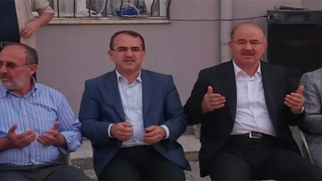 Salih Kapusuz'a taziye ziyaretleri sürüyor