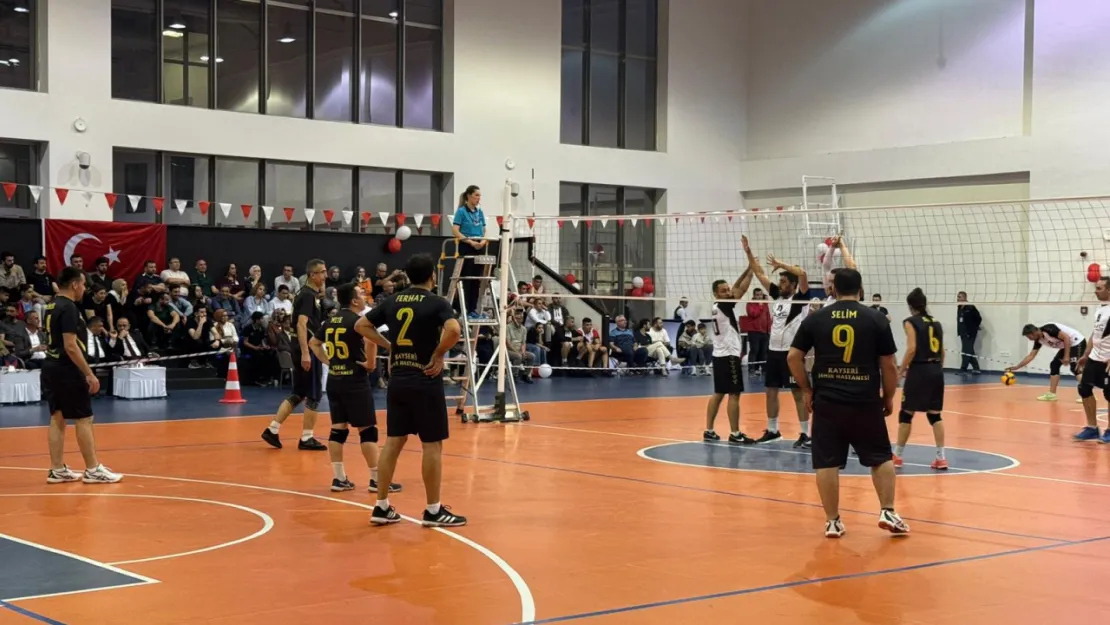 Şehir Hastanesi'nde birimler arası voleybol turnuvası düzenlendi