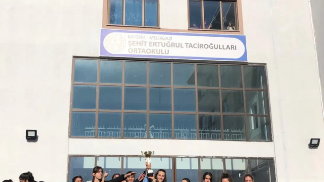 Şehit Ertuğrul Taciroğulları Ortaokulu Kayseri şampiyonu oldu