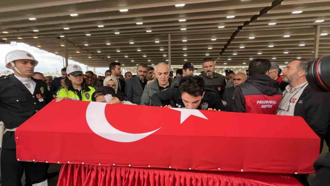 Şehit Polis Şeyda Yılmaz son yolculuğuna uğurlandı