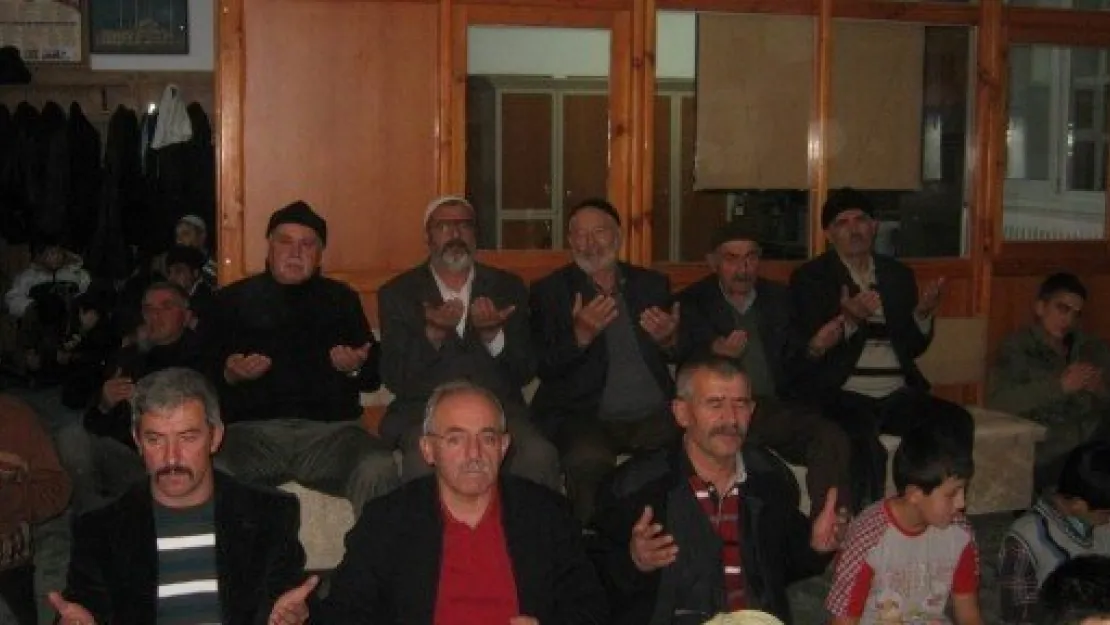 Şehitler İçin Mevlid Okuttular