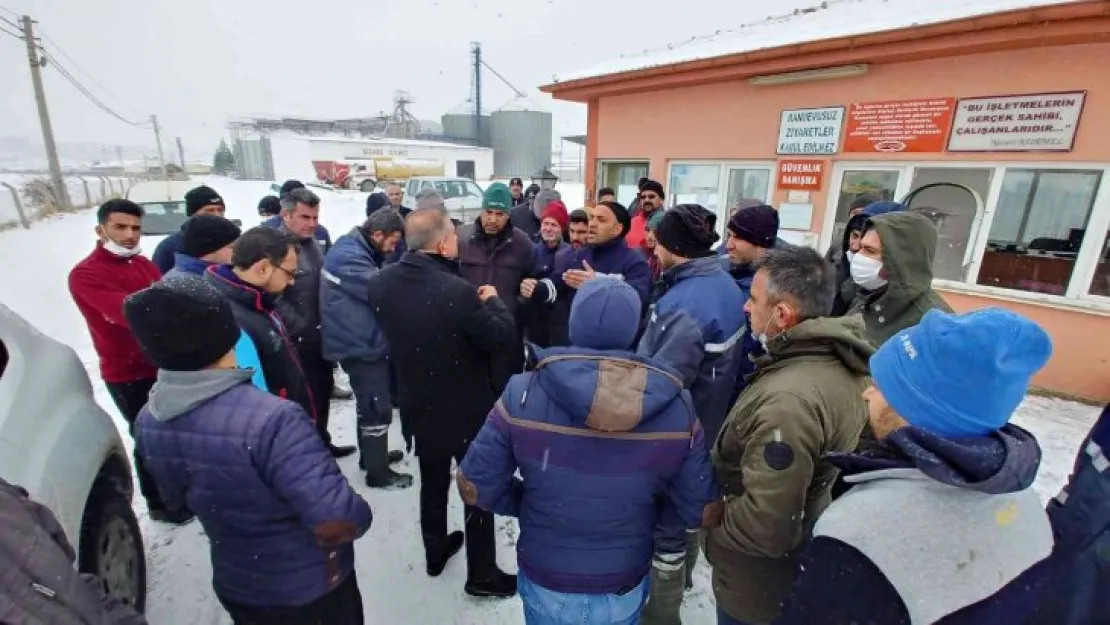 Sendikalaşmak isteyen işçiler iş bırakma eylemine gitti