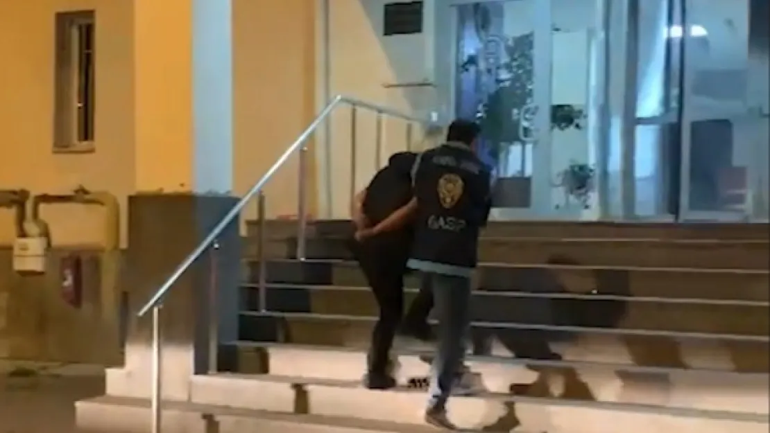 Silahla işyerini yağmalayan 2 şahıs, 60 kişilik ekiple yakandı