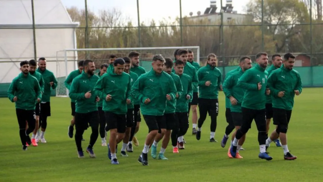 Sivas Belediyespor'un Antalya kampı başladı