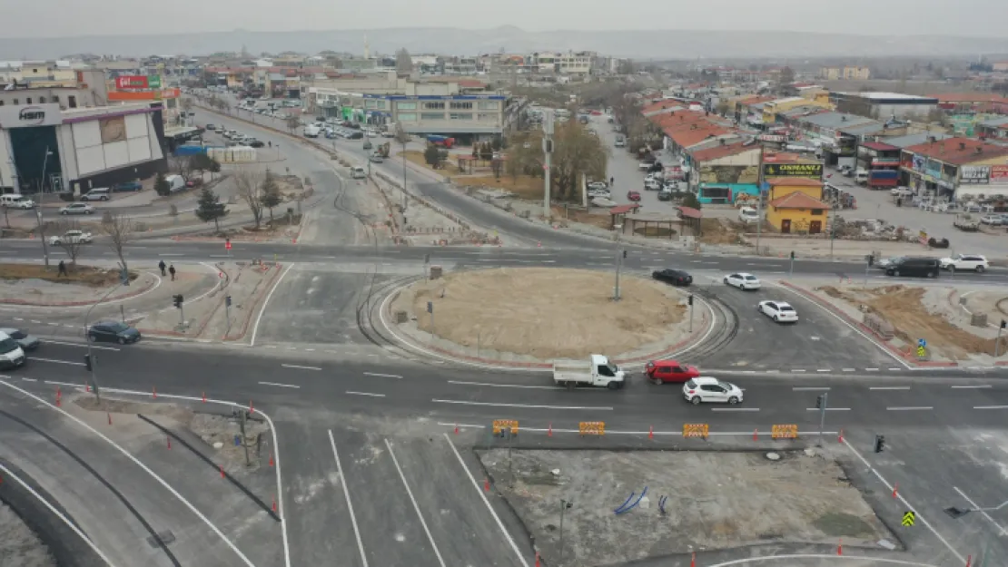 Sivas Bulvarı'nı Kocasinan Bulvarı'na bağlayan yol trafiğe açıldı