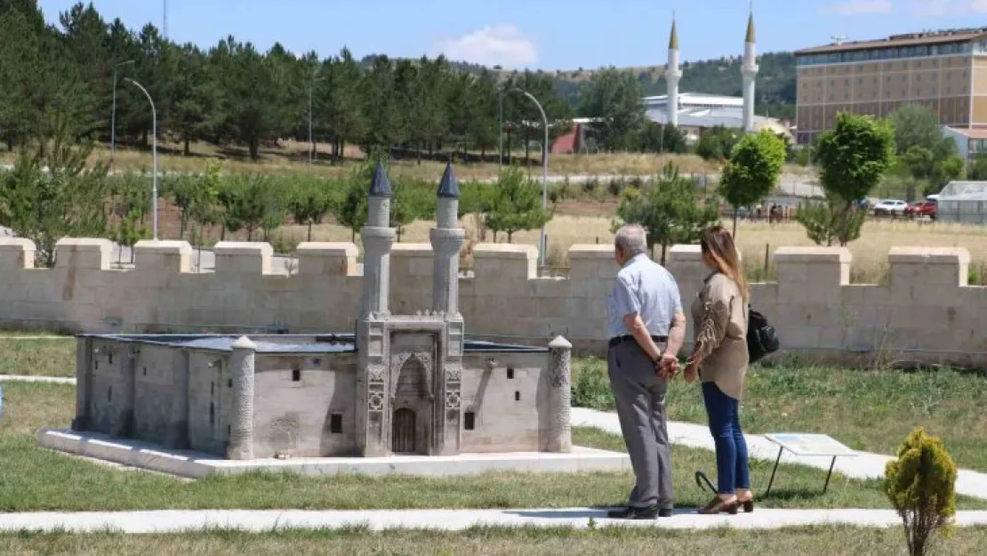 Sivas'ın tarihini gözler önüne seren bu proje, Türkiye'de tek olma özelliğine sahip