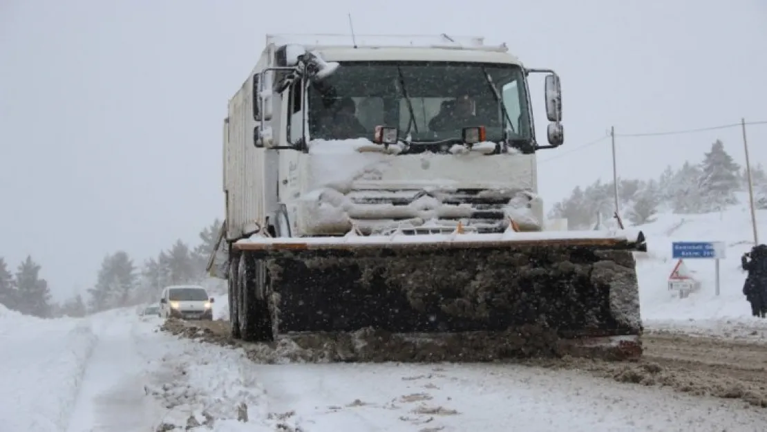 Sivas'ta 170 köy yolu ulaşıma kapalı