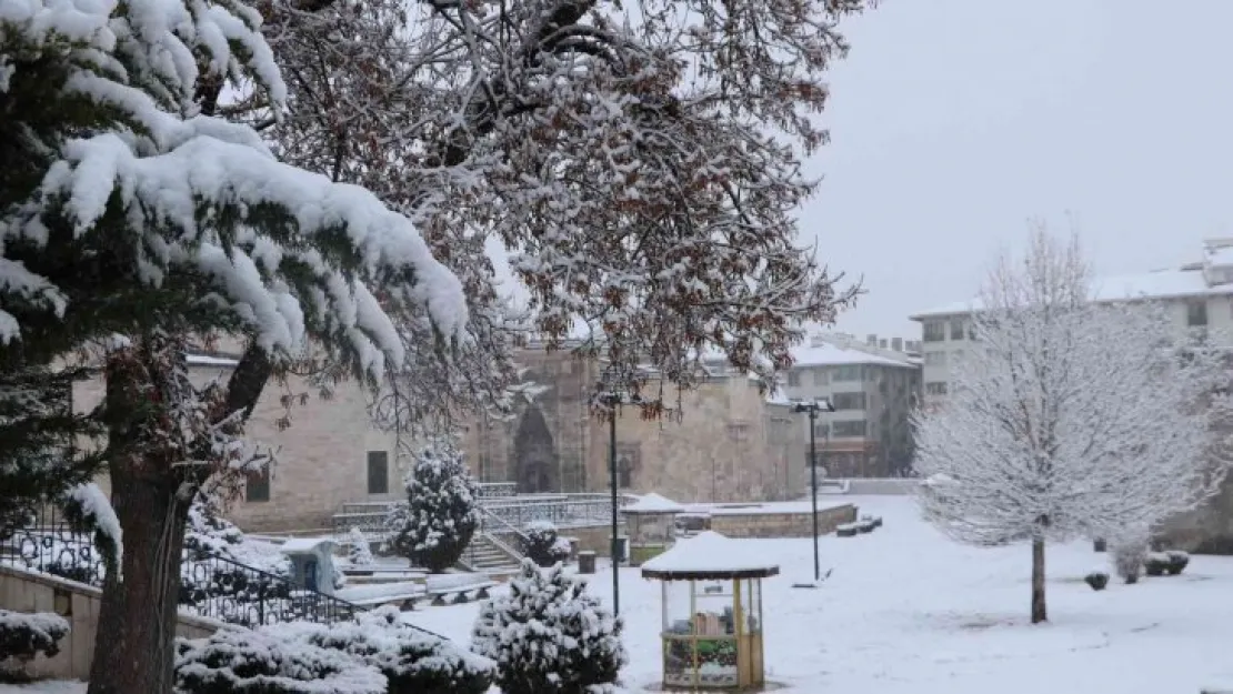 Sivas'ta 40 köy yolu ulaşıma kapandı