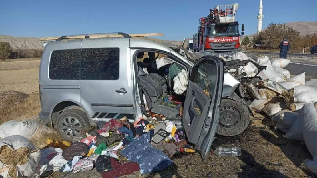 Sivas'ta feci kaza: Uzman çavuş hayatını kaybetti 5 kişi yaralandı