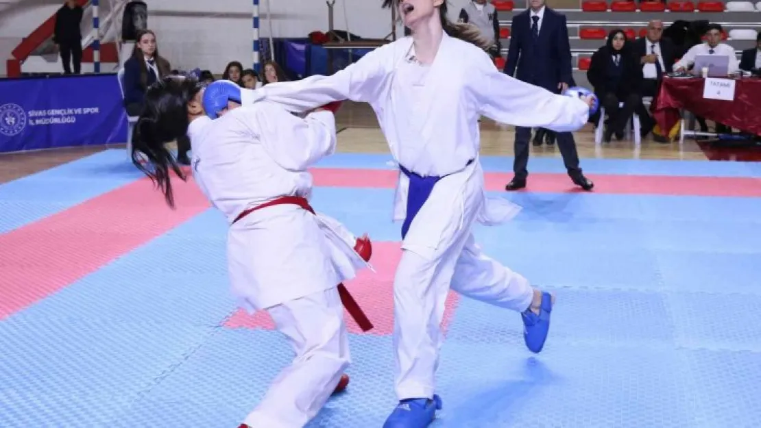 Sivas'ta yapılan 7. Cumhuriyet Kupası İller Arası Karate Turnuvası sona erdi