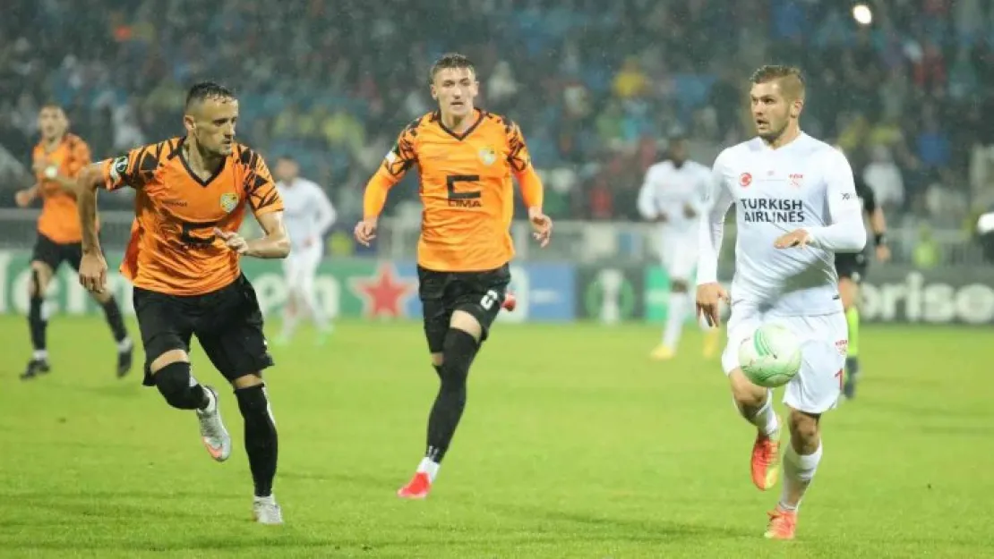 Sivasspor'da Karol Angielski gol sayısını 2'ye çıkardı