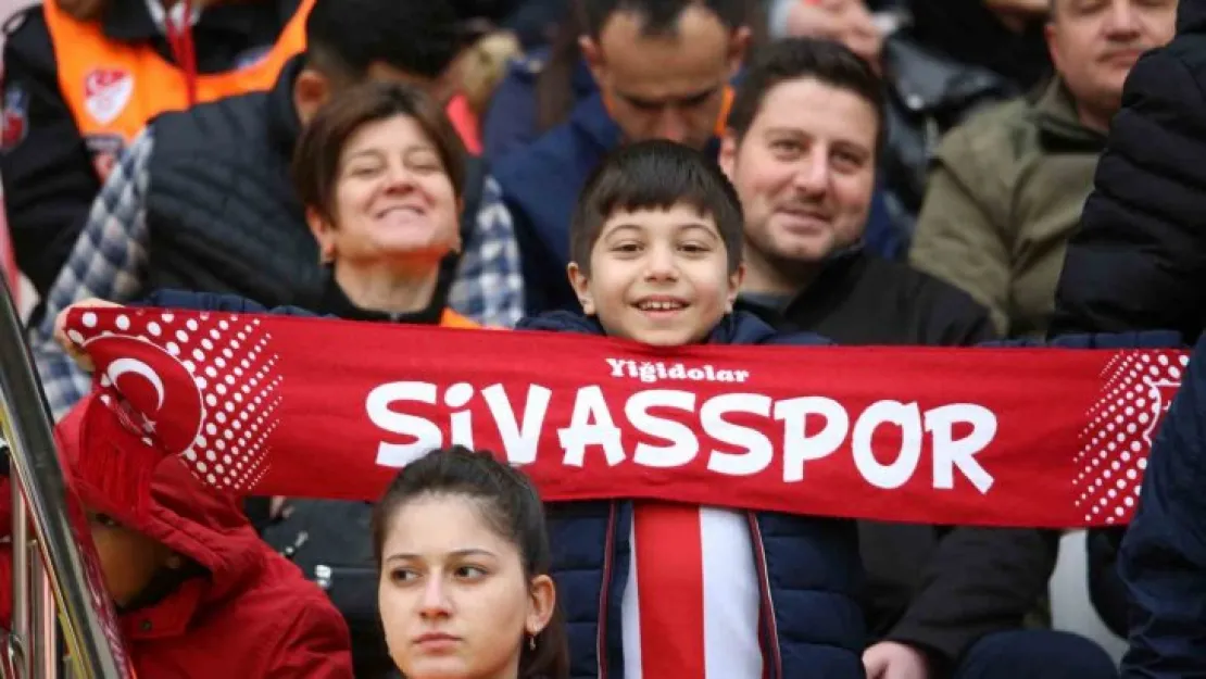 Sivassporlu taraftarlar Fenerbahçe maçına yoğun ilgi gösterdi