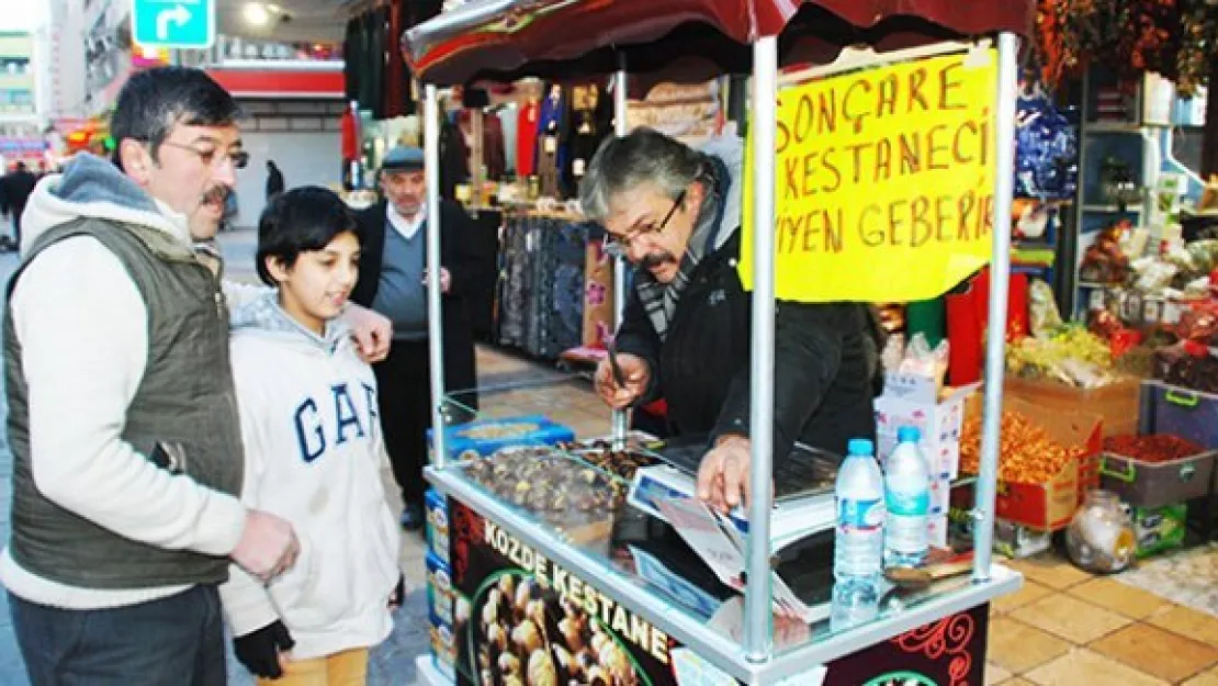 Son çareyi kestane satmakta buldu!