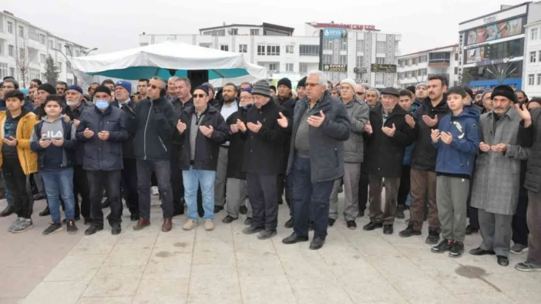 Sorgun'da Kur'an-ı Kerim'i yakma girişimi protesto edildi