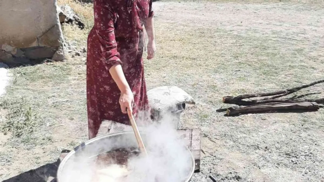 Sorgun'da Pekmez kazanları kaynamaya başladı