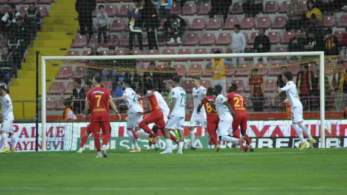 Spor Toto Süper Lig: Kayserispor: 0 - Alanyaspor: 4 (Maç sonucu)