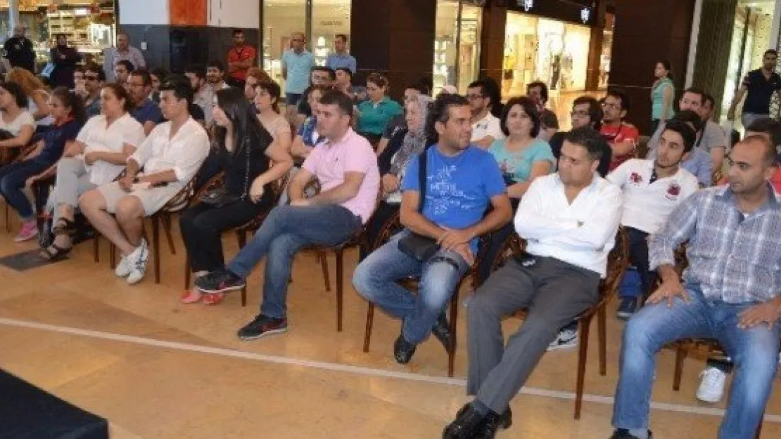 Sunay Akın Forum Kayseri'de Sevenleri İle Buluştu 