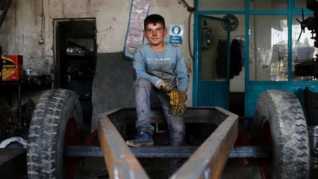 Suriyeliler ara eleman açığını kapatıyor