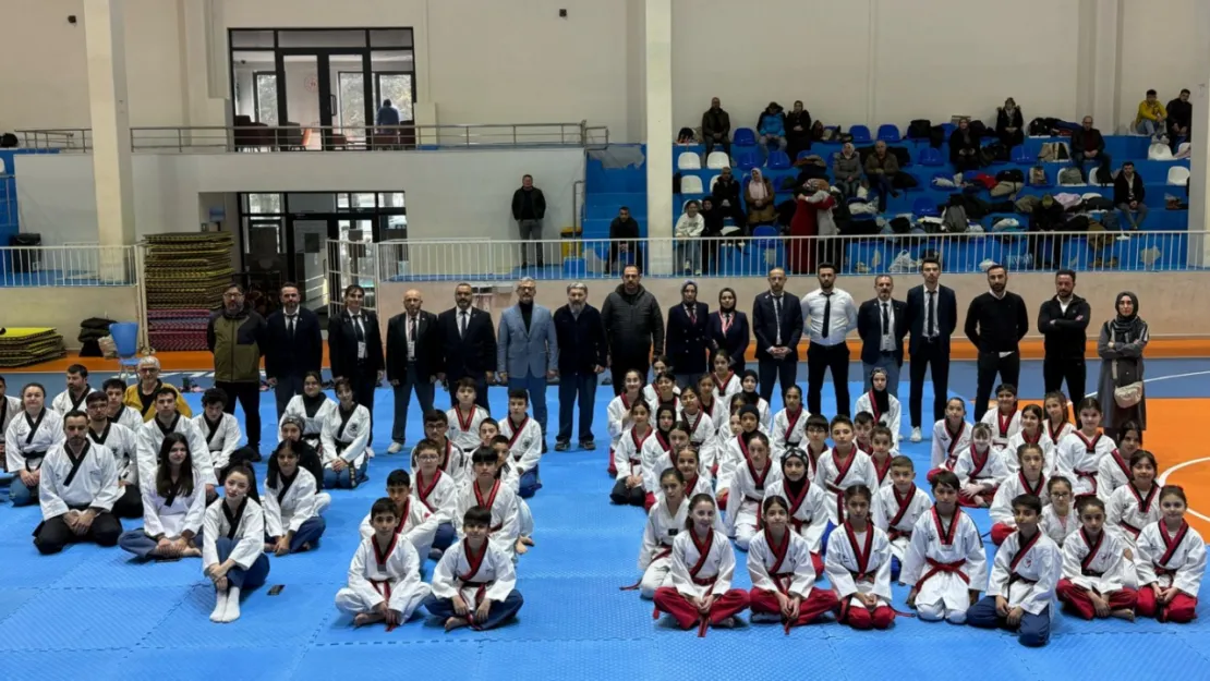 Taekwondo Poomse İl Şampiyonası yapıldı